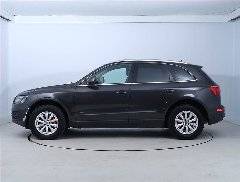 Audi Q5 (2009) Exclusive 2.0 TDI, 4X4 - fotka 3 z 19
