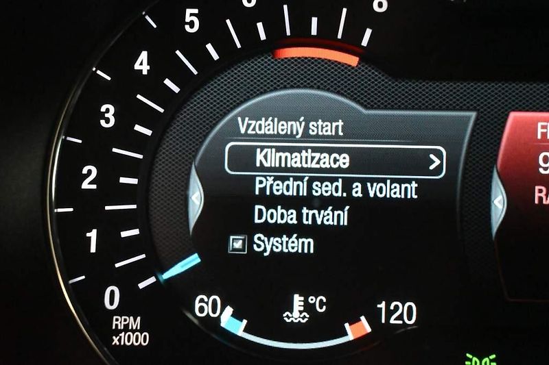 Ford S-MAX (2022) 2.5 VIGNALE 7 Míst LED ACC Taž - fotka 31 z 46