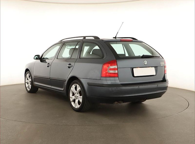 Škoda Octavia (2008) Elegance 1.9 TDI, po STK - fotka 4 z 14
