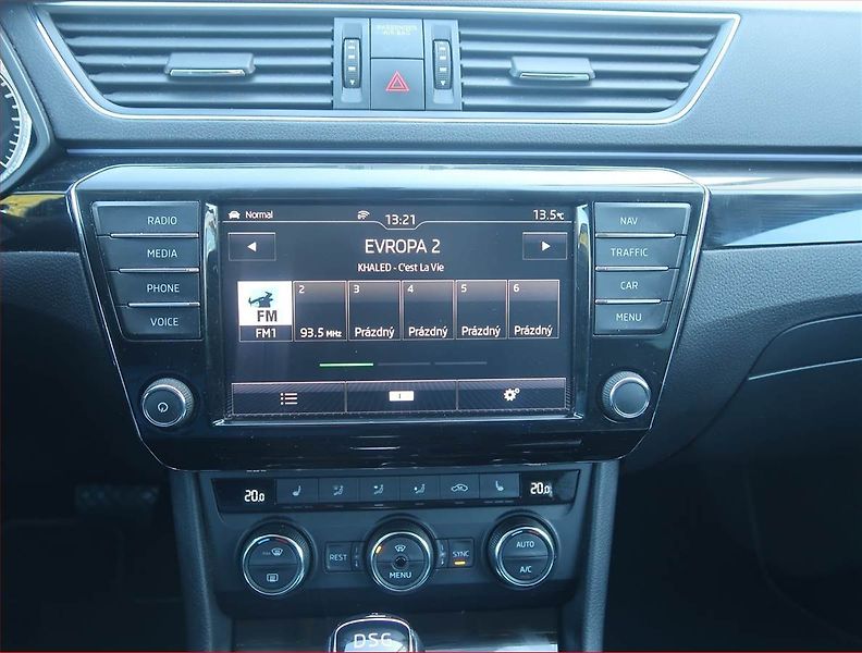 Škoda Superb (2016) Laurin&Klement 2.0 TDI - fotka 12 z 16
