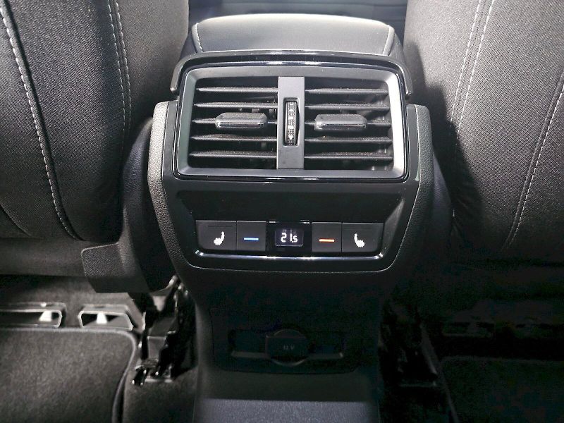 Škoda Karoq (2024) 2.0TDI 110kW 4X4 DSG Sportline - fotka 27 z 33