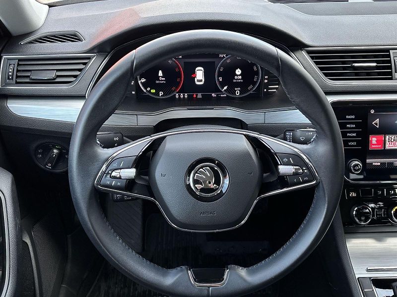 Škoda Superb (2023) Combi 2.0 TDI DSG Ambition - fotka 19 z 33