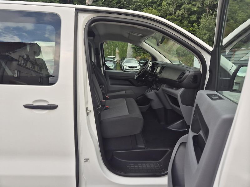 Opel Vivaro E FLEXSPACE L 6 MÍST - fotka 15 z 37