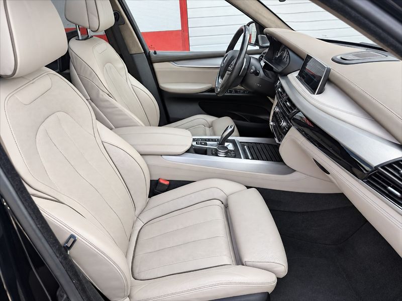 BMW X5 40e Xdrive LED HUD PANO TZ - fotka 21 z 42