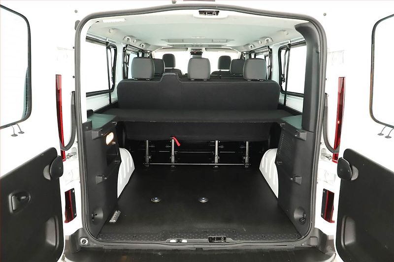 Renault Trafic (2025) 2.0 Blue dCi, Combi, 8 míst - fotka 18 z 18