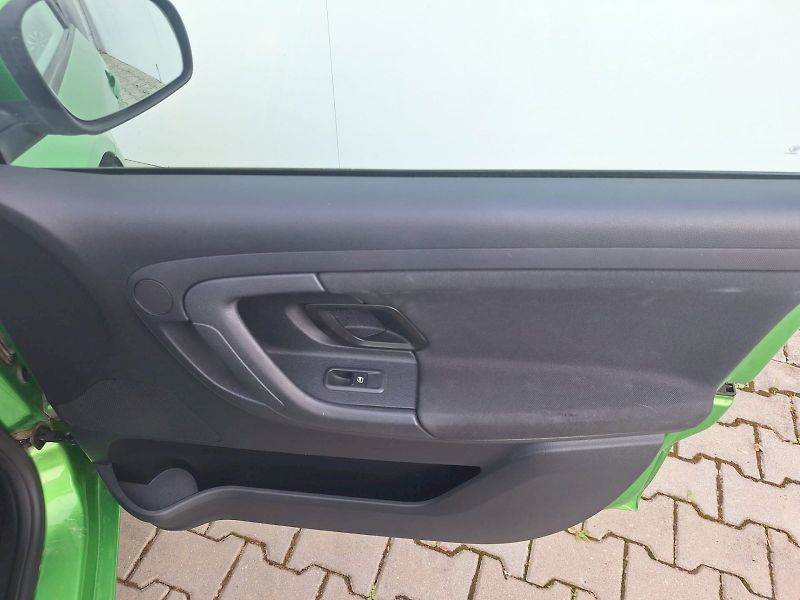Škoda Fabia (2010) COMBI / 1.2 TSI / 63 kW / AMBI - fotka 20 z 29