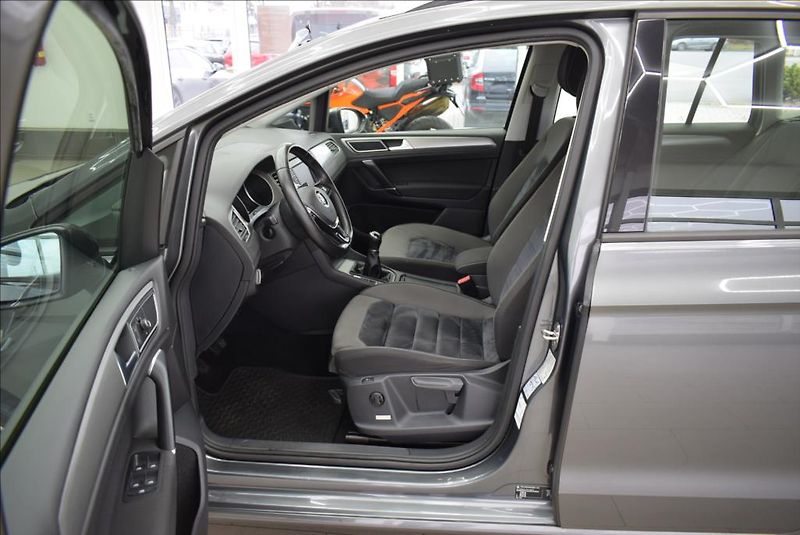 Volkswagen Golf Sportsvan 1,4 TSi, 1.maj,NAVI,XEN,LED - fotka 10 z 36