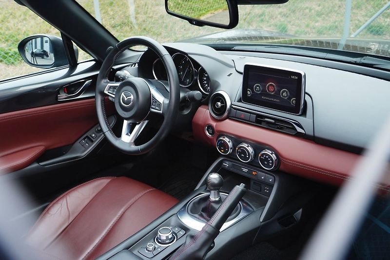 Mazda MX-5 2.0 SKYACTIV-G BOSE Navi - fotka 13 z 16