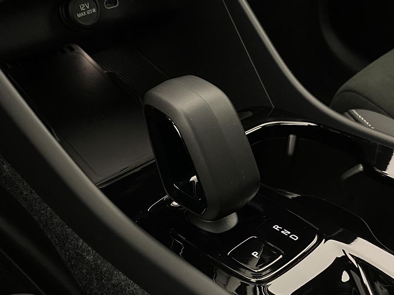 Volvo XC40 (2026) B3 AUT DARK ULTRA  - fotka 36 z 63