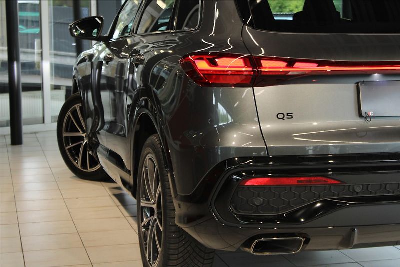 Audi Q5 TFSI quattro 150 kW S Line Tec - fotka 38 z 40