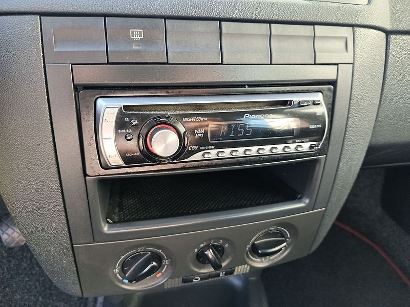Škoda Fabia 1.2 HTP  COOL - fotka 14 z 36