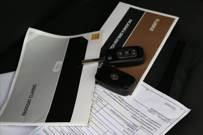 Renault Fluence 1,6 ČR, LPG, nové STK - fotka 19 z 28