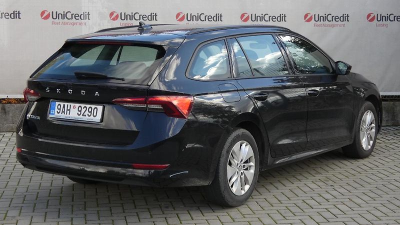 Škoda Octavia Combi 2,0 TDI Ambition - fotka 3 z 21