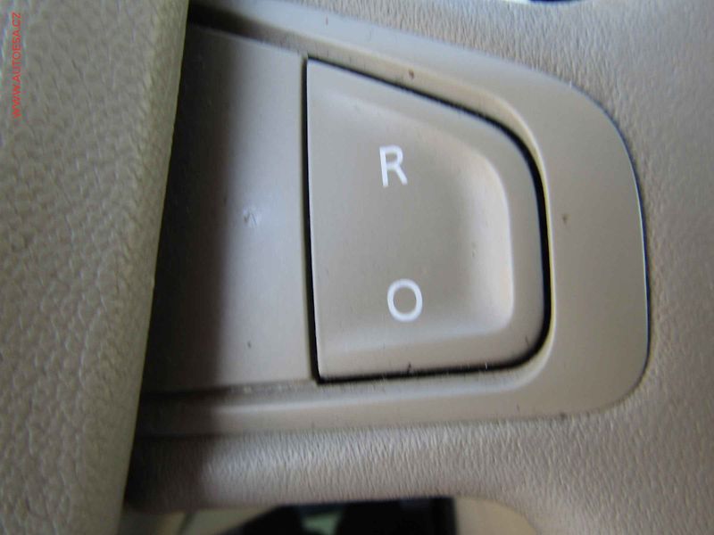 Renault Grand Scénic (2009) 1.9 dCi, 1.maj, Panor, tempo - fotka 15 z 19