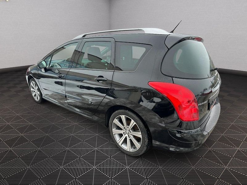 Peugeot 308 (2013) 2.0Hdi 110kw - fotka 5 z 22