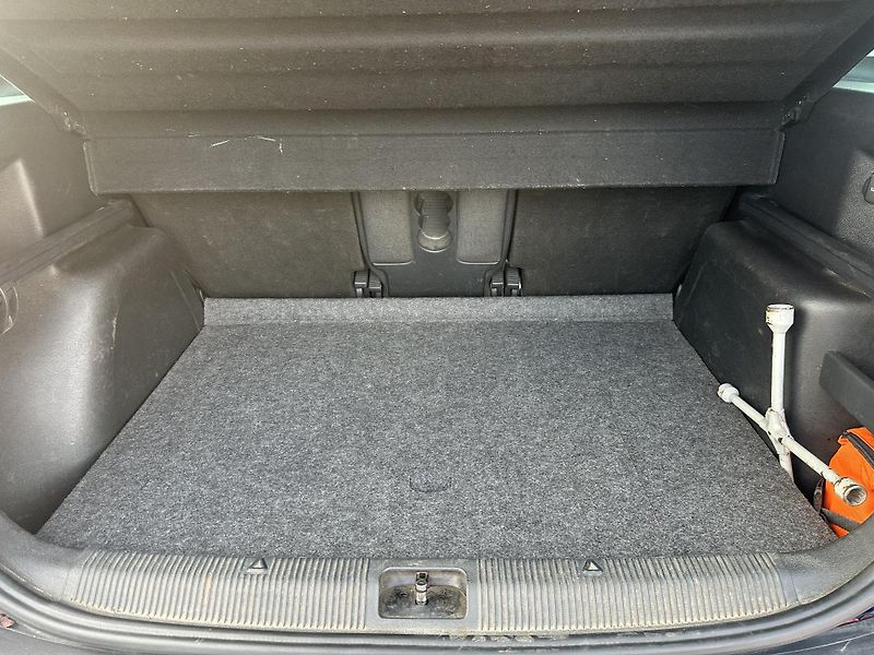 Škoda Yeti (2013) 2.0TDI ČR ser.knížka - fotka 12 z 28