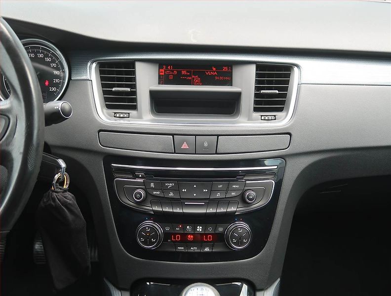 Peugeot 508 (2011) 2.0 HDi, Tempomat - fotka 12 z 17