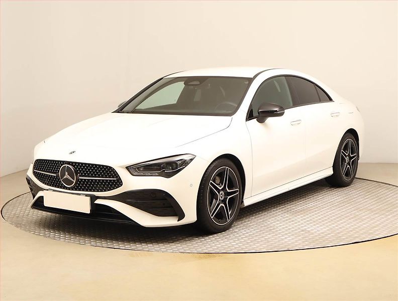Mercedes-Benz CLA (2023) AMG Paket 200 d - fotka 2 z 27