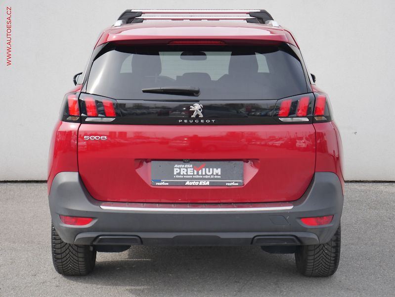 Peugeot 5008 (2022) 1.2PT, 1.maj,ČR, Allure, AT - fotka 5 z 23