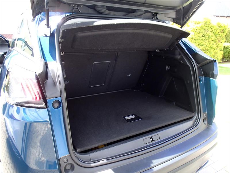 Peugeot 3008 1,2 CZ, 1.Majitel, serv. kn - fotka 45 z 48