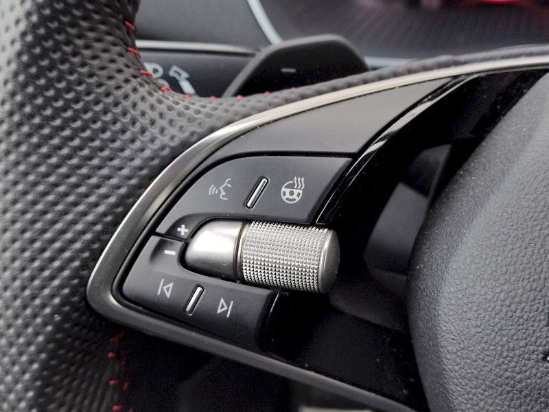 Škoda Octavia (2025) combi RS 2,0 Tsi 195 Kw DSG - fotka 36 z 44