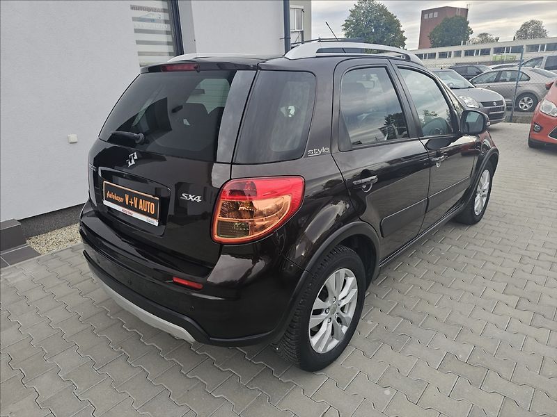 Suzuki SX4 1,6 VVTI 88KW STYLE  AUTOMAT - fotka 6 z 43