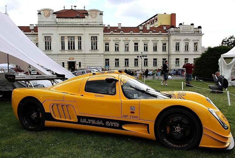 AMG 300 SEL má zajímavou přezdívku. Vozu se říká 