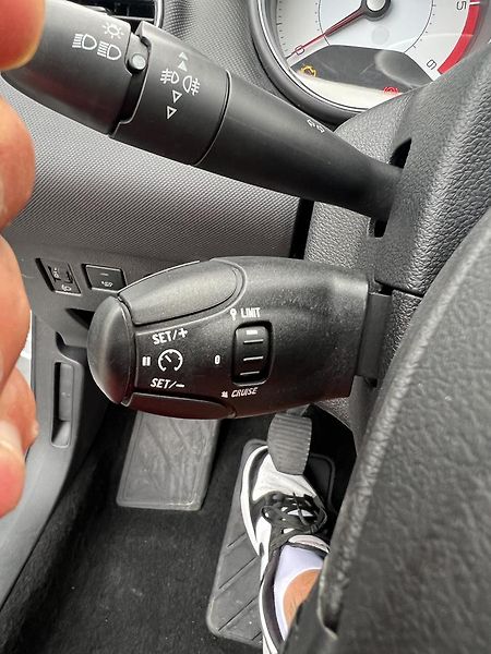 Peugeot 308 SW Exclusive 1.6HDi 82kW - fotka 12 z 14