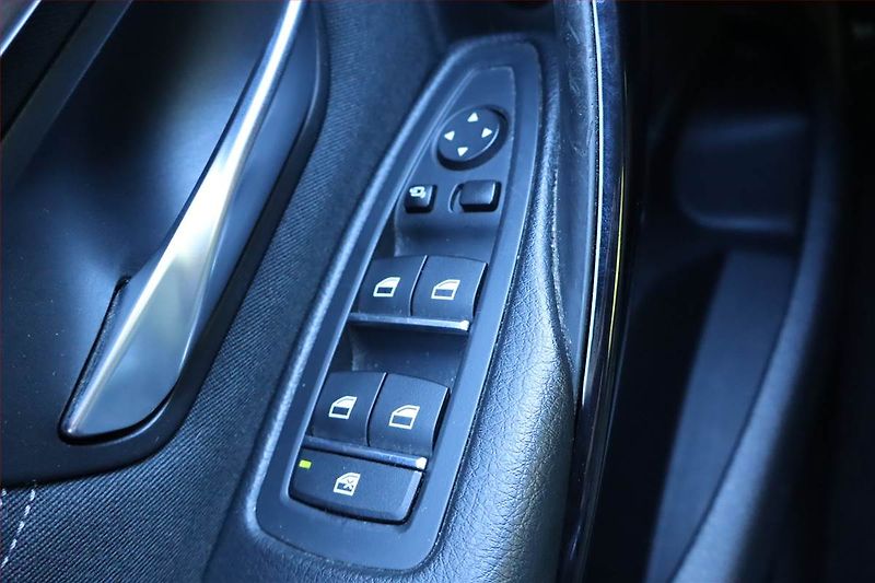 BMW Řada 3 (2016) 320 d, Serv.kniha, Navi - fotka 20 z 25
