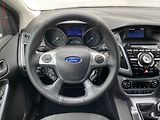 Ford Focus (2012) 1.6 TDCi, AC, xenon - náhled 11