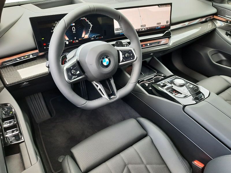 BMW Řada 5 (2026) 540d xDrive Touring M Sport - fotka 13 z 17