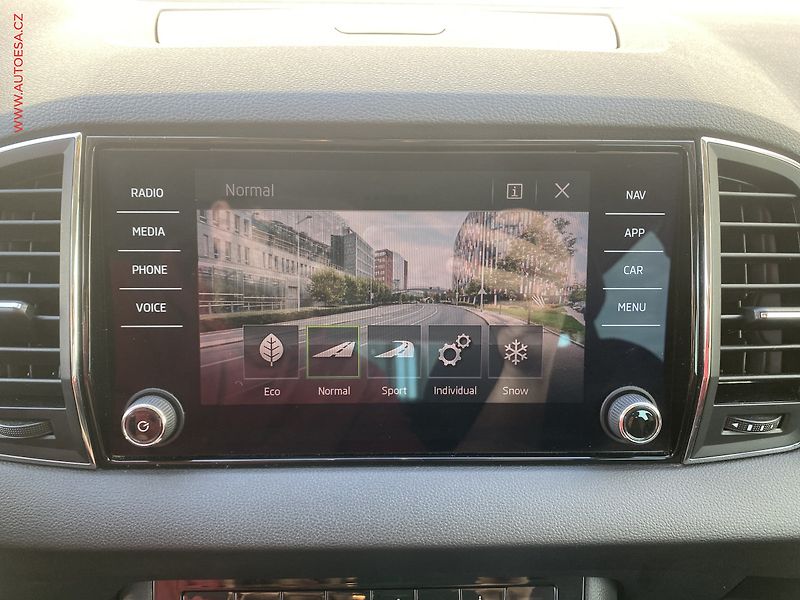 Škoda Karoq (2018) 2.0TDI 4x4, ČR, DSG, LED - fotka 18 z 19