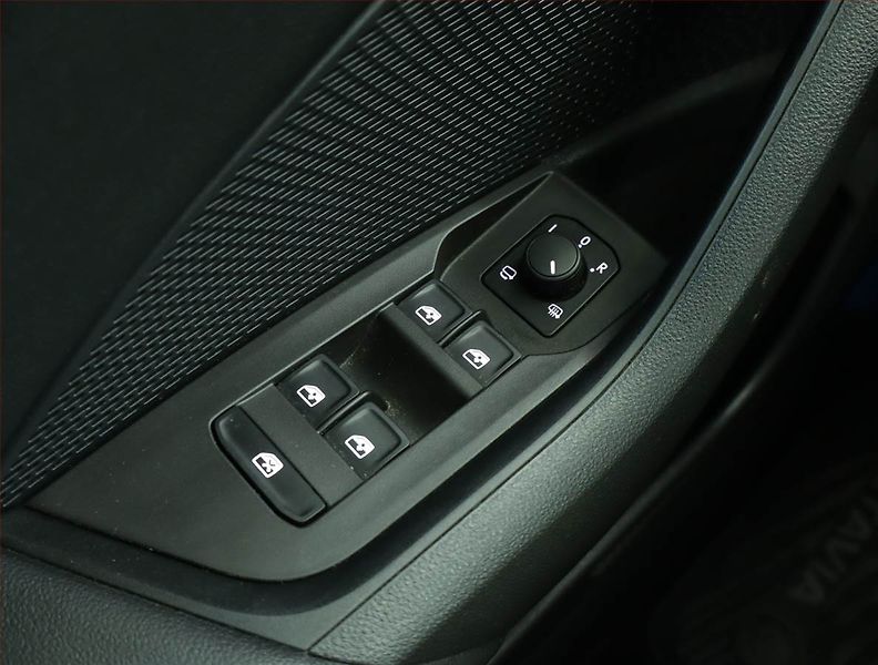 Škoda Octavia (2022) 2.0 TDI, Automat, ČR,1.maj - fotka 15 z 16