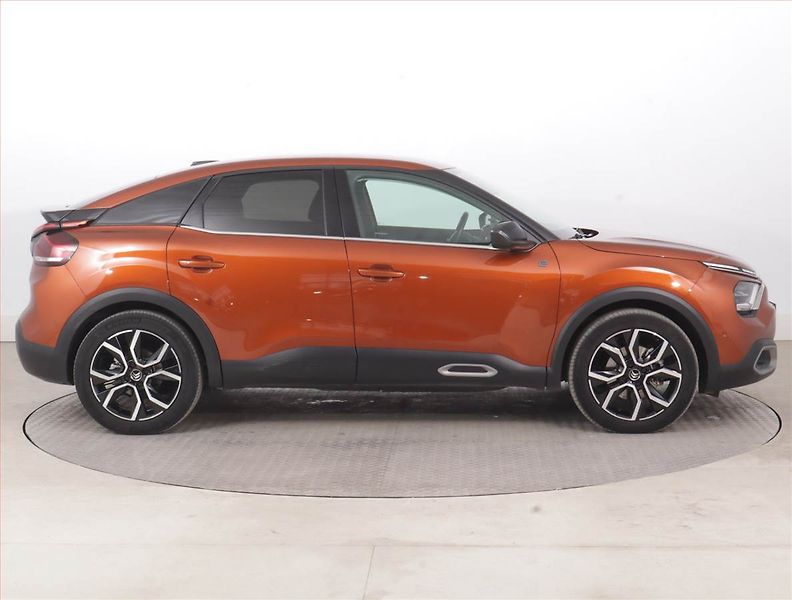 Citroën ë-C4 (2021) 50 kWh, SoH 90% - fotka 6 z 18