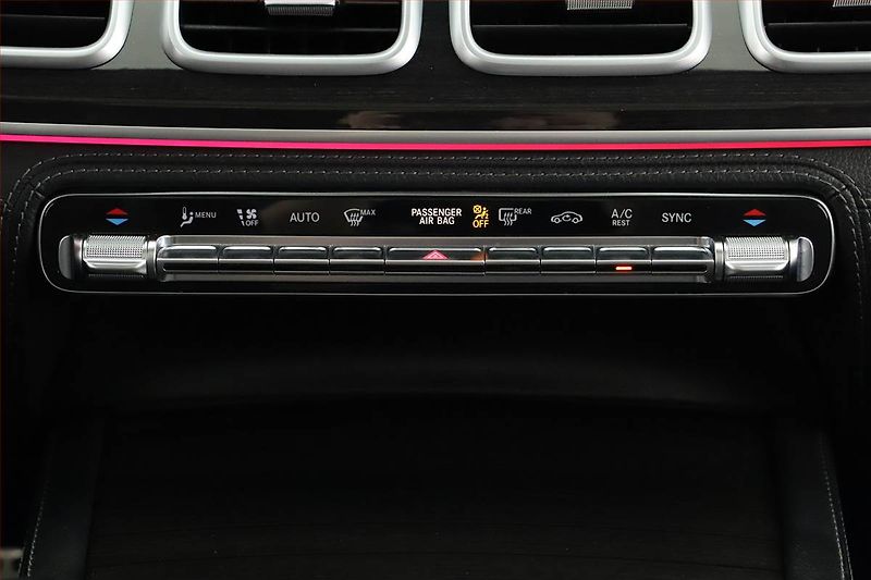 Mercedes-Benz GLS (2021) 580 4MATIC - fotka 18 z 21