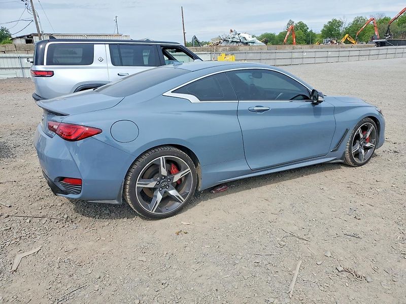 Infiniti Q60 (2022) Auto na cestě - fotka 3 z 12