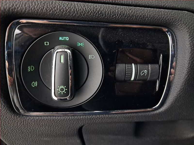 Škoda Superb (2011) Ambition 2.0 TDI, 4X4, Kůže - fotka 21 z 22