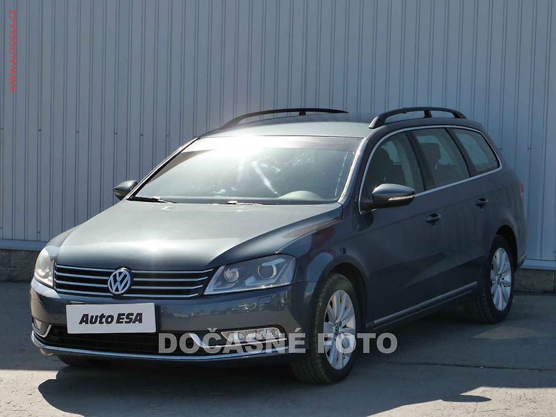 Volkswagen Passat (2014) 2.0 TDi, Navi, xenon - fotka 3 z 23