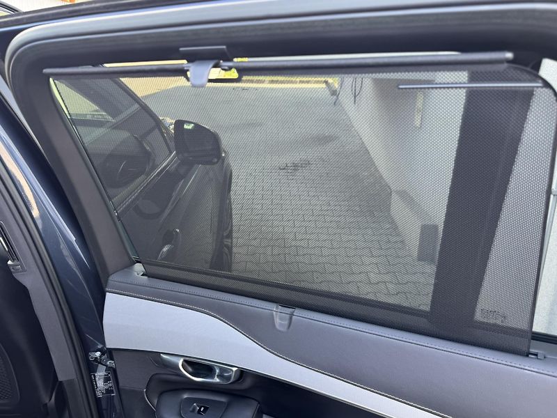 Volvo XC90 B5 (nafta) AWD PLUS DARK - fotka 23 z 51