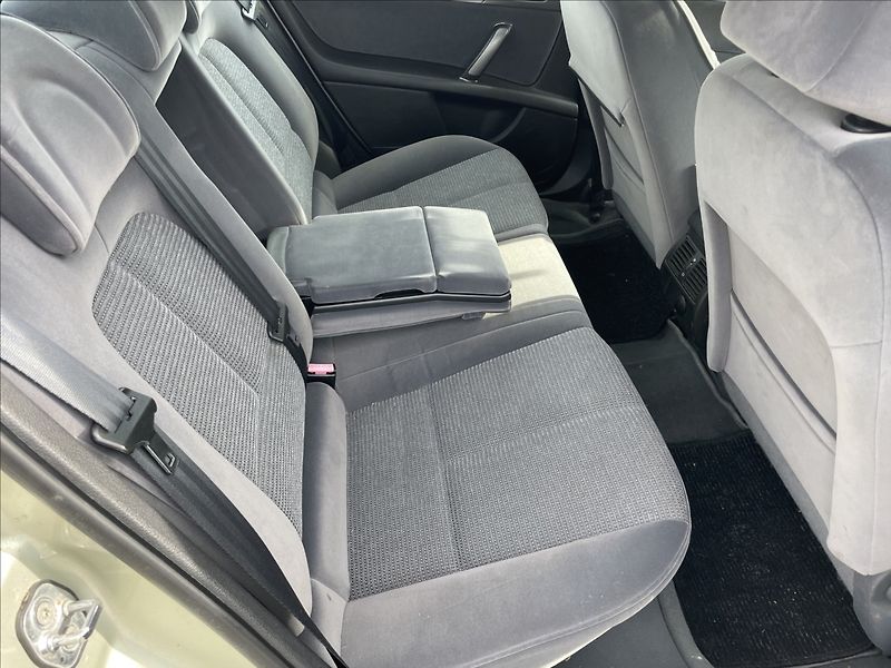 Peugeot 407 2,0 Hdi 100kw ESP Tempomat 2sa - fotka 11 z 32