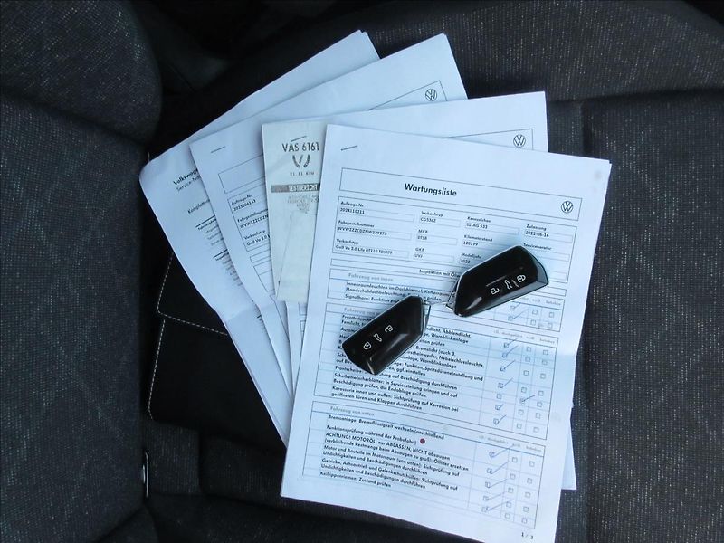 Volkswagen Golf 2,0 TDI DSG Edice Life - fotka 16 z 17
