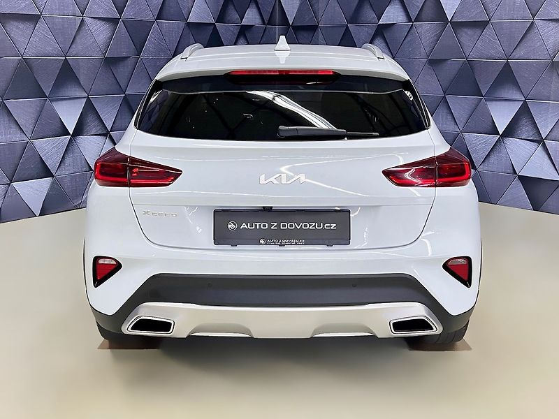 Kia Ceed 1.6 CRDi 100 KW 7DCT EXCLUSIVE - fotka 6 z 24
