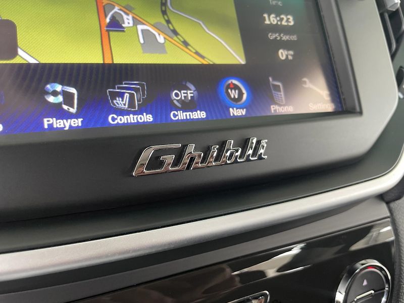 Maserati Ghibli SQ4 302kW*V6*REZERVACE! - fotka 25 z 38