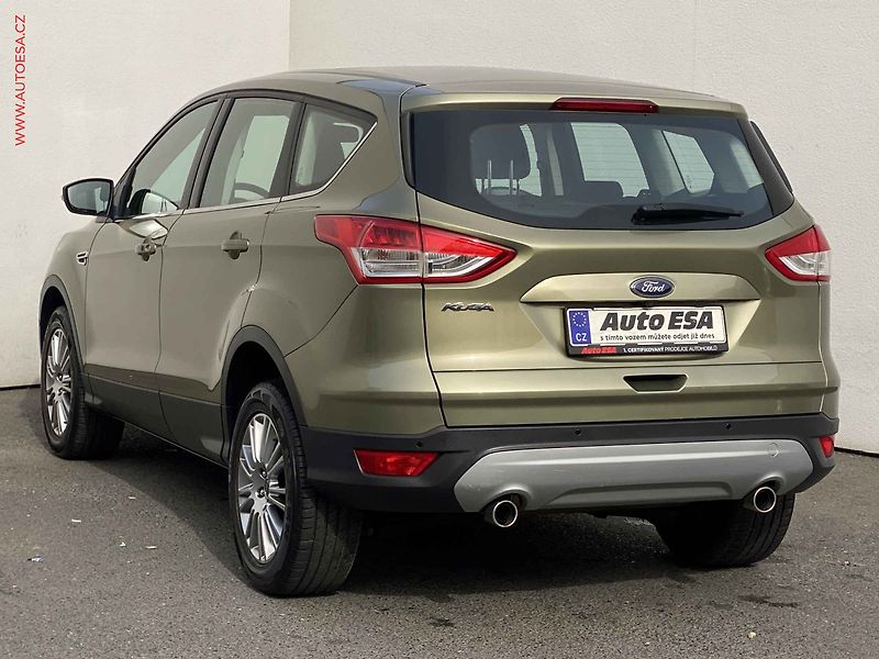 Ford Kuga (2013) 2.0 TDCi 4x4, Titanium, AT - fotka 6 z 19