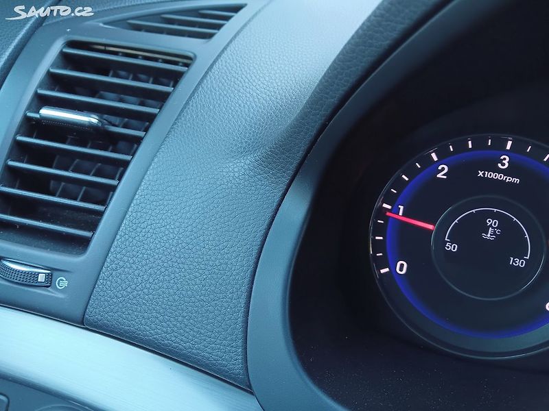 Hyundai i40 1.7 CDTI 100kW - fotka 15 z 34