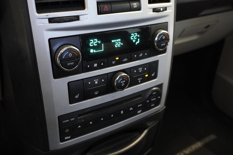 Chrysler Grand Voyager 3,8I LIMITED AUT. - fotka 14 z 30