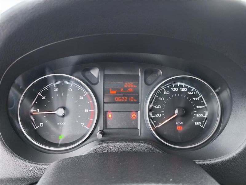Peugeot 301 1,2 PureTech Allure - fotka 11 z 21