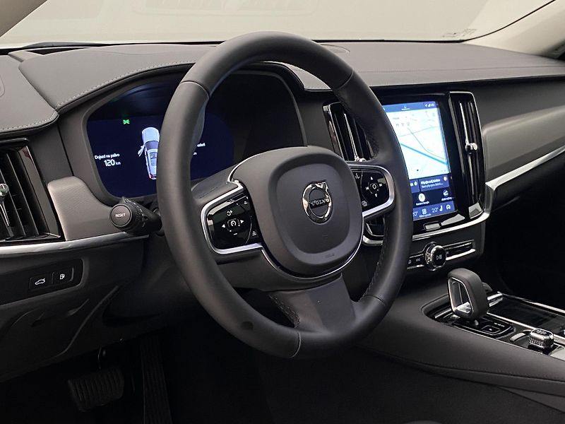 Volvo V90 T6 AWD RECHARGE DARK PLUS AUT - fotka 19 z 62