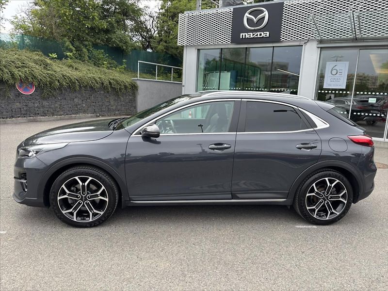Kia XCeed 1,5 AT Black Edition ZÁRUKA - fotka 2 z 47