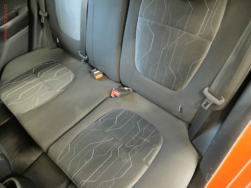Kia Picanto (2016) 1.0i, ČR, AC - fotka 9 z 17